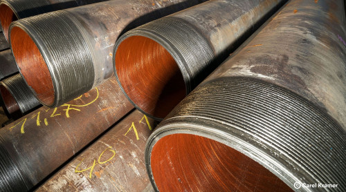 buizen bij boorlocatie