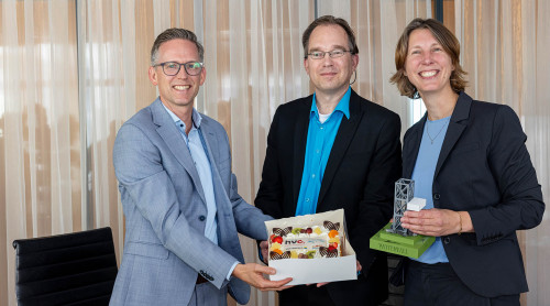 Marco van Soerland, Alexander Sprong en Laurien Smies na ondertekening