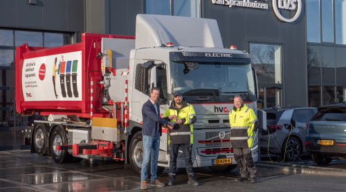 Sleuteloverdracht eerste elektrische inzamelvoertuig van Volvo