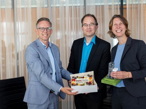 Marco van Soerland, Alexander Sprong en Laurien Smies na ondertekening